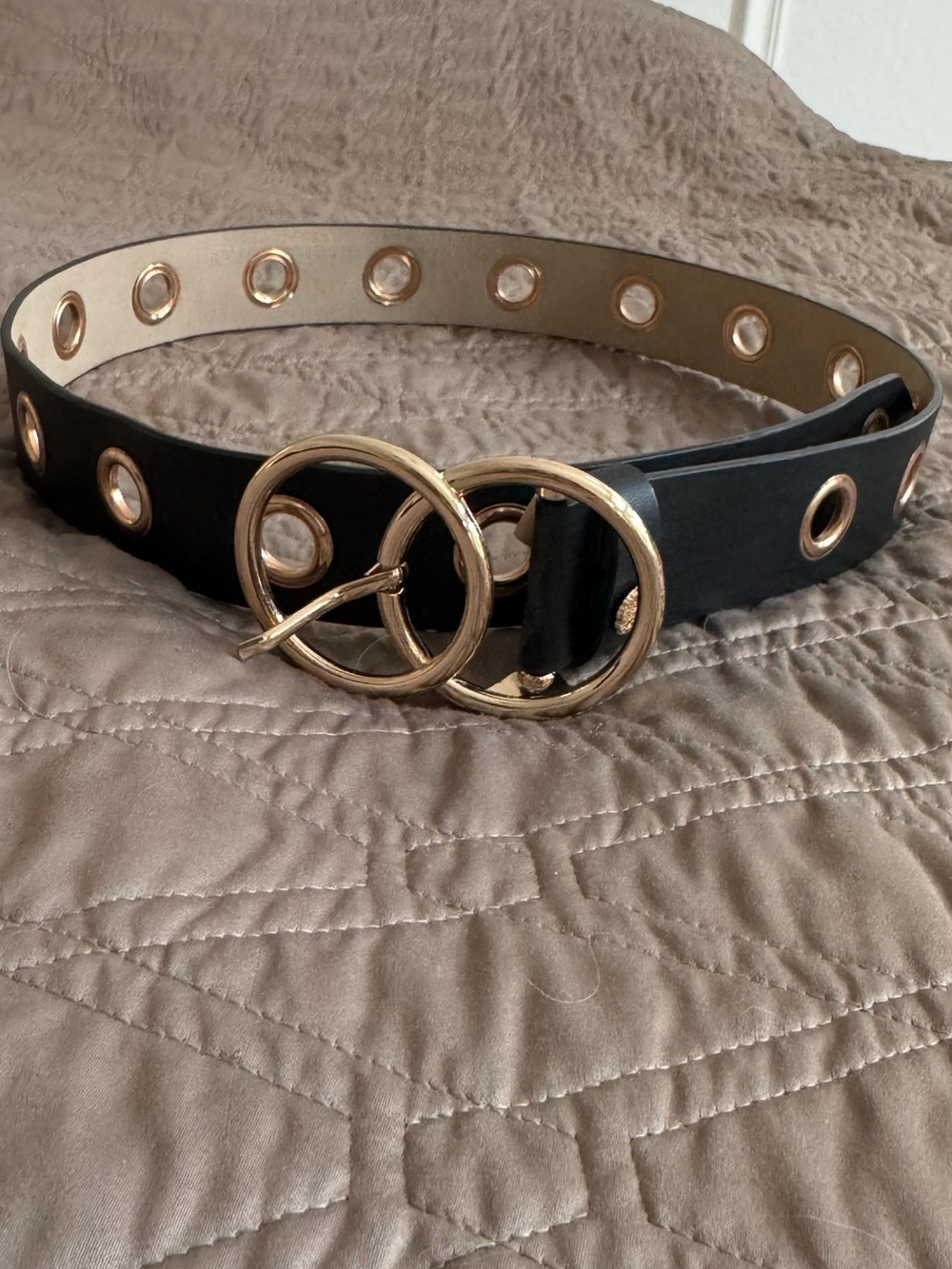 Vince Camuto Black Belt with Gold Double Ring Buckle and Grommets - Picture 5 of 6